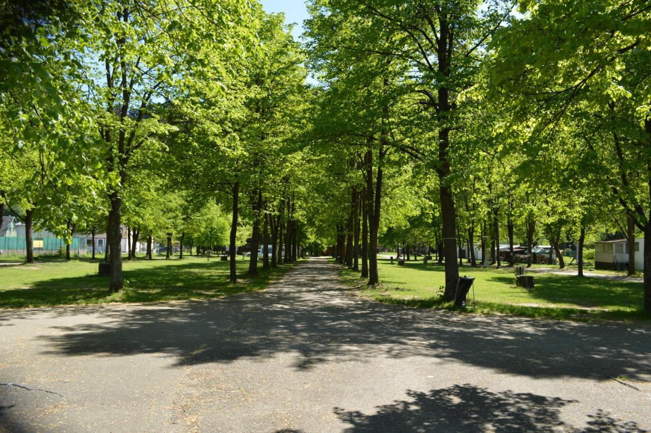 Mobilheim kemp Rožnov pod Radhoštěm Exterior foto